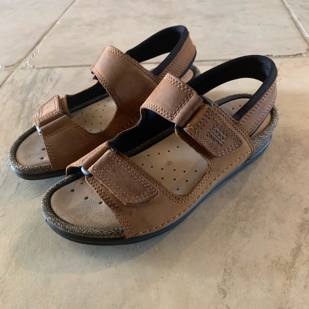 NEW Ecco Sandals